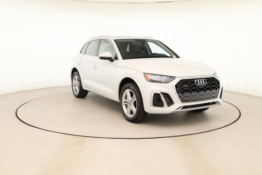 new 2025 Audi Q5 car, priced at $67,935