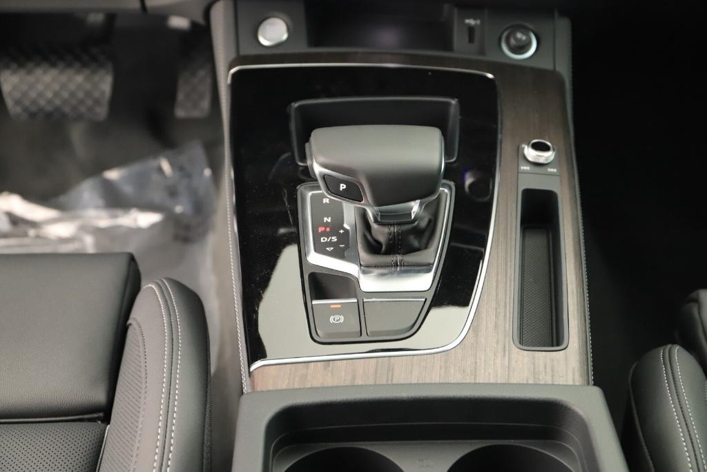 new 2025 Audi Q5 car, priced at $67,935