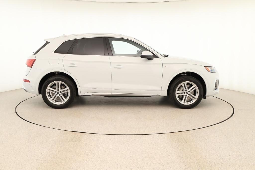 new 2025 Audi Q5 car, priced at $67,935