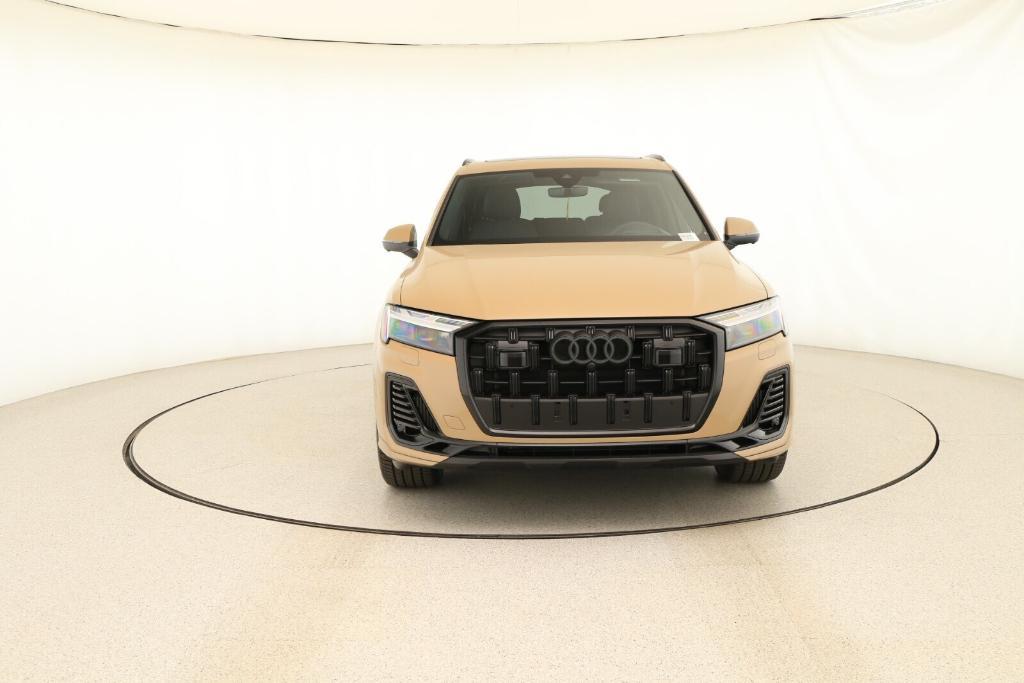 new 2025 Audi Q7 car, priced at $82,910