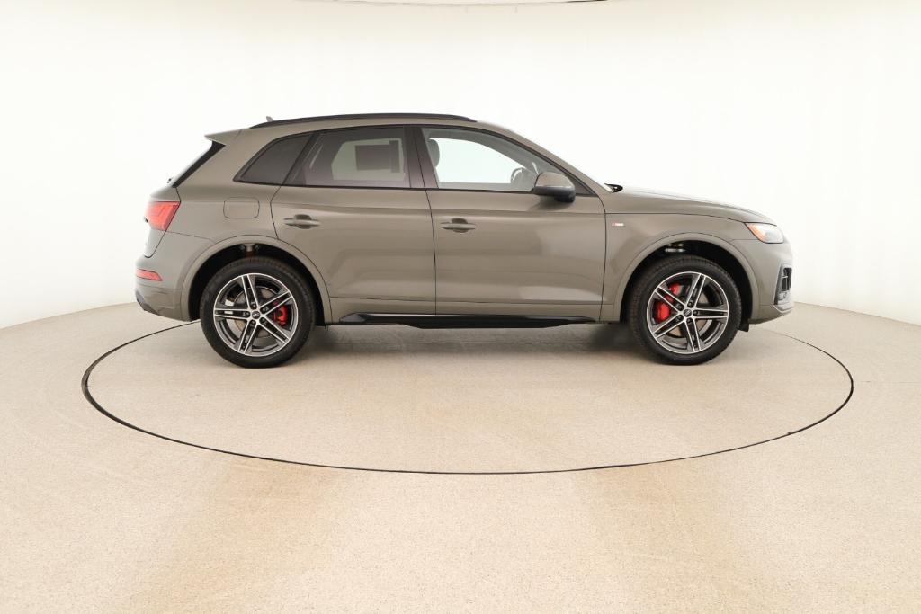 new 2025 Audi Q5 car, priced at $69,385