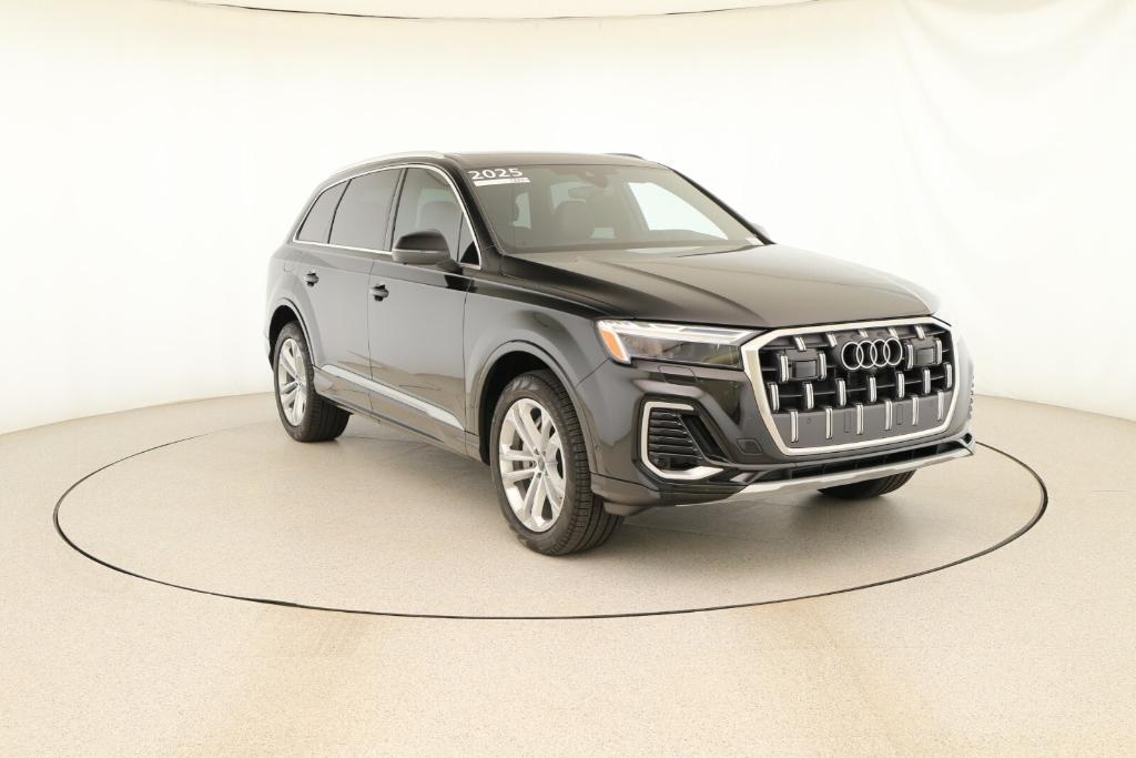 used 2025 Audi Q7 car, priced at $50,988