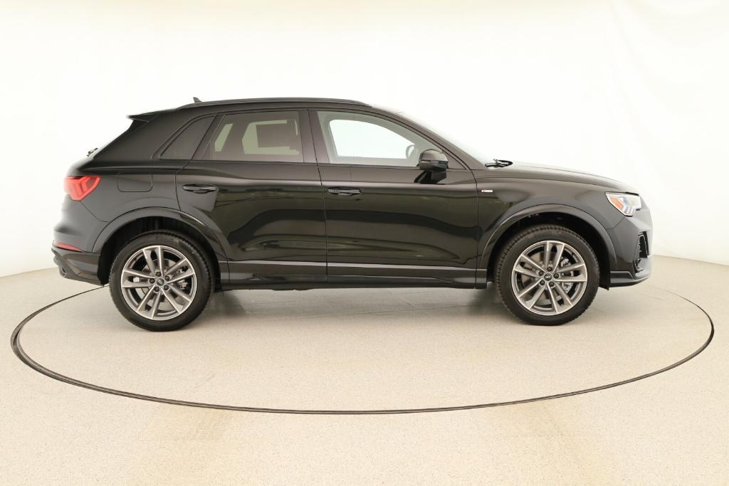 new 2025 Audi Q3 car, priced at $45,975