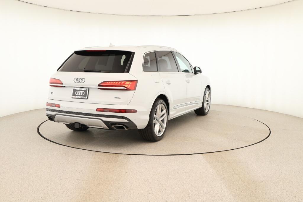 new 2025 Audi Q7 car, priced at $76,900