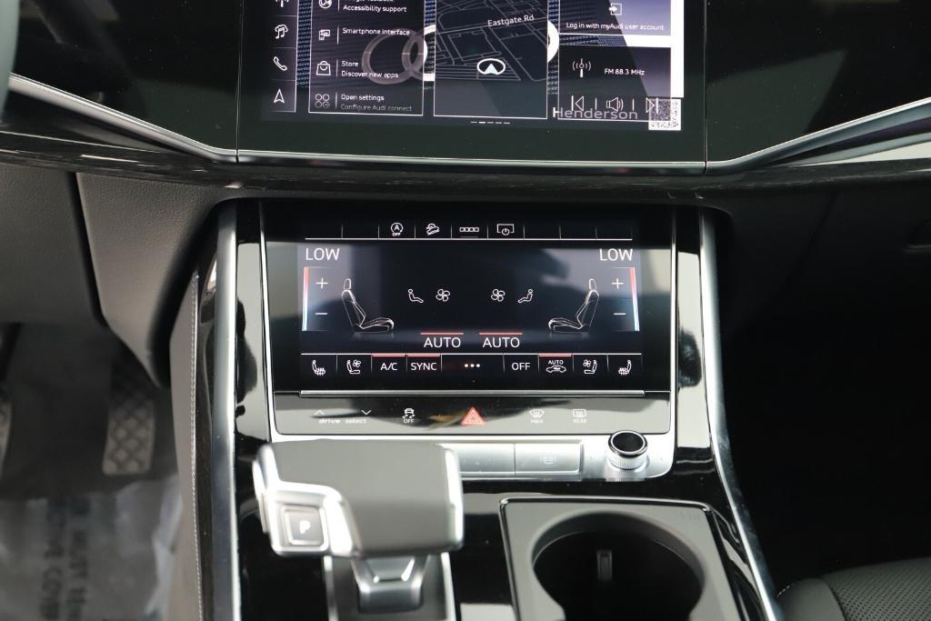 new 2025 Audi Q7 car, priced at $76,900