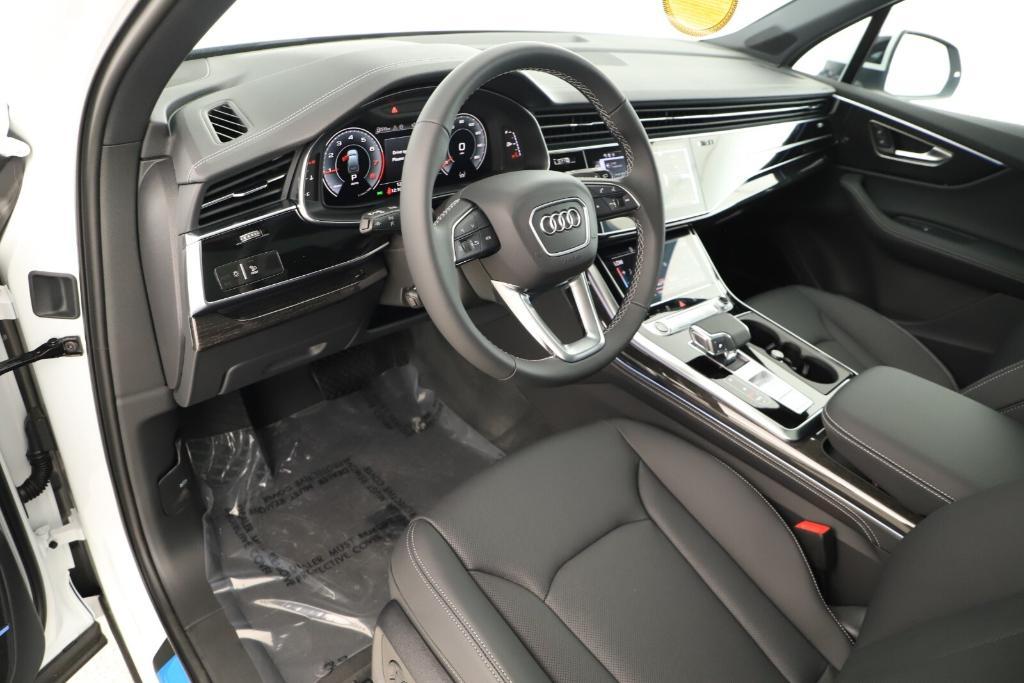 new 2025 Audi Q7 car, priced at $76,900