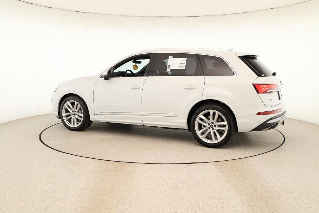 new 2025 Audi Q7 car, priced at $76,900