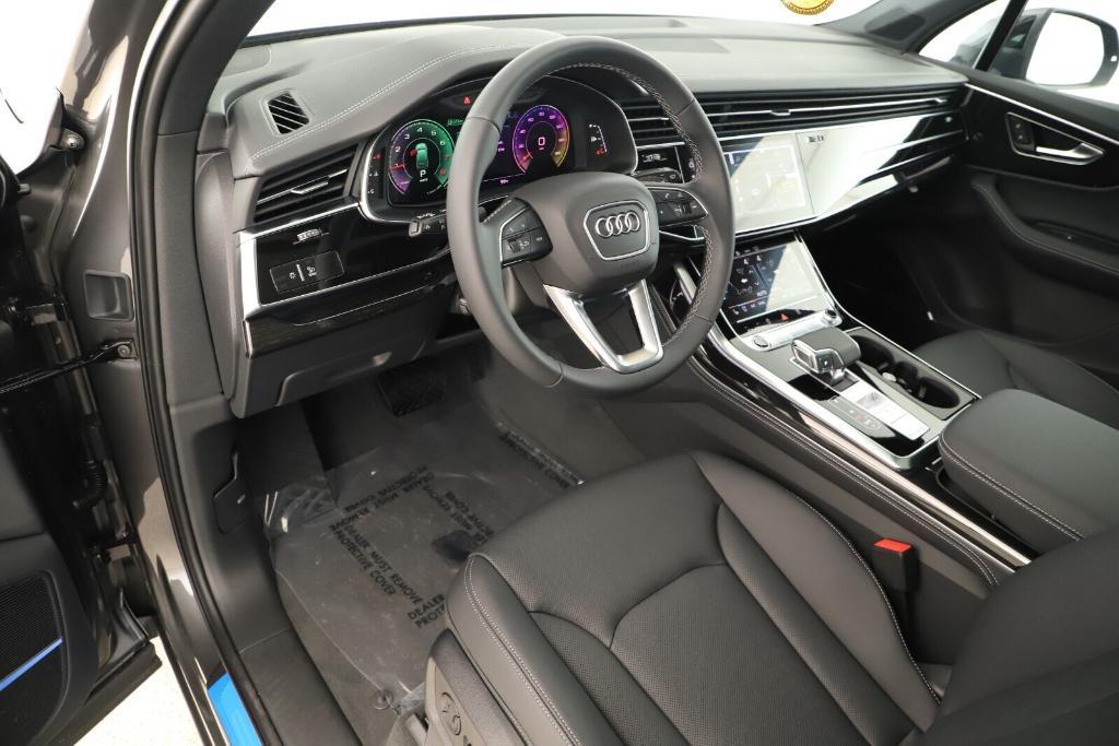 new 2025 Audi Q7 car, priced at $76,300