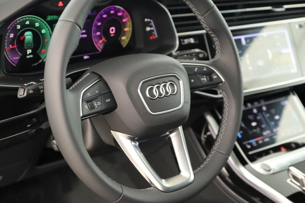 new 2025 Audi Q7 car, priced at $76,300