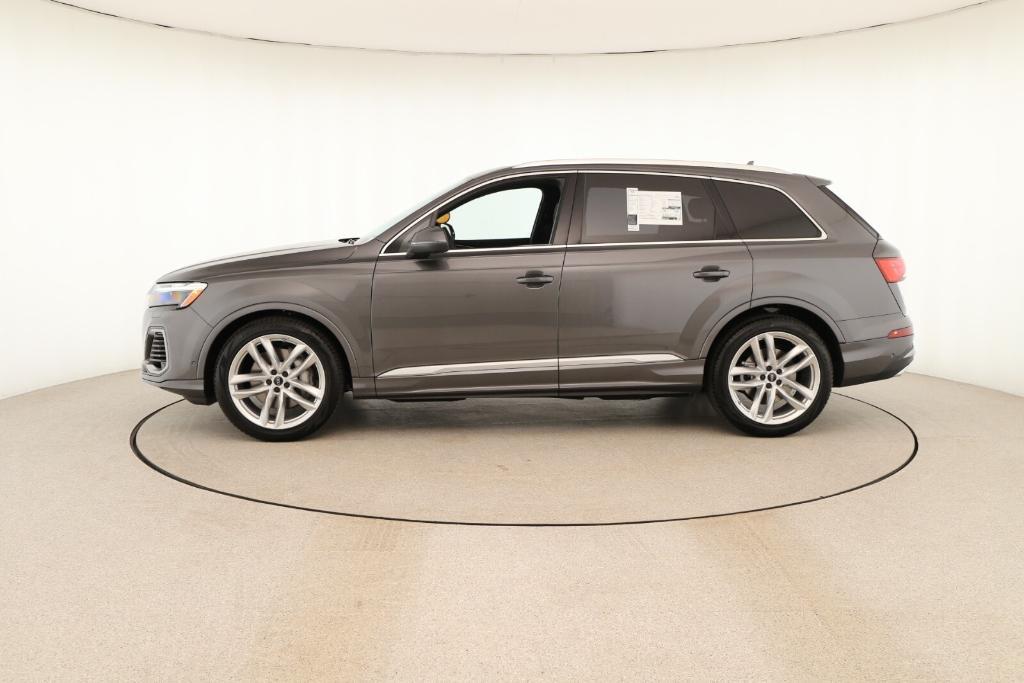 new 2025 Audi Q7 car, priced at $76,300
