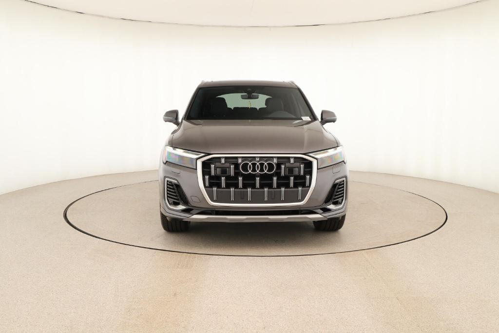 new 2025 Audi Q7 car, priced at $76,300