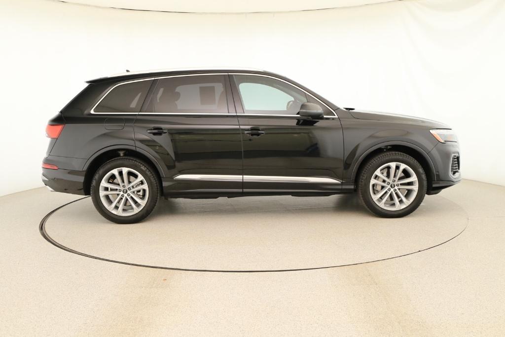 used 2025 Audi Q7 car, priced at $59,788