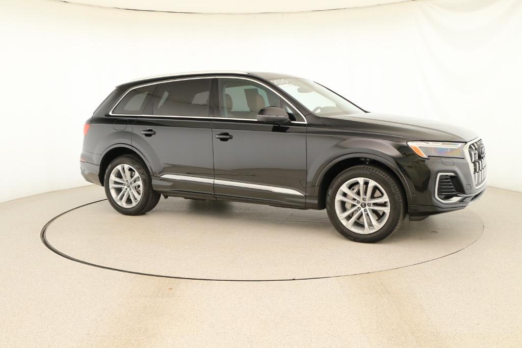 used 2025 Audi Q7 car, priced at $59,788