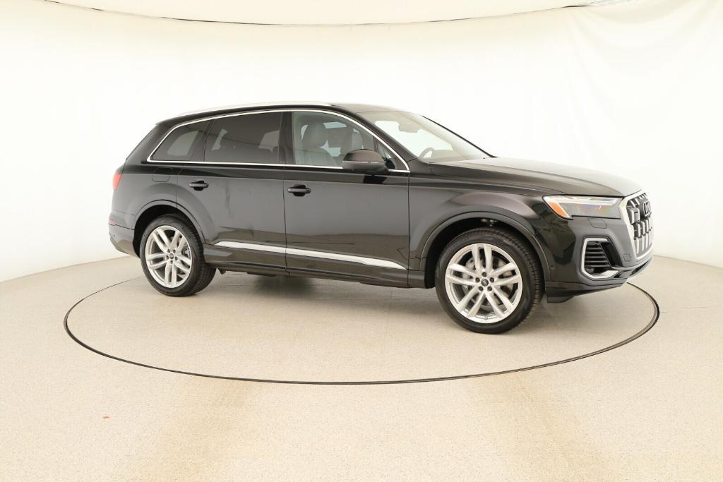 new 2025 Audi Q7 car, priced at $76,360