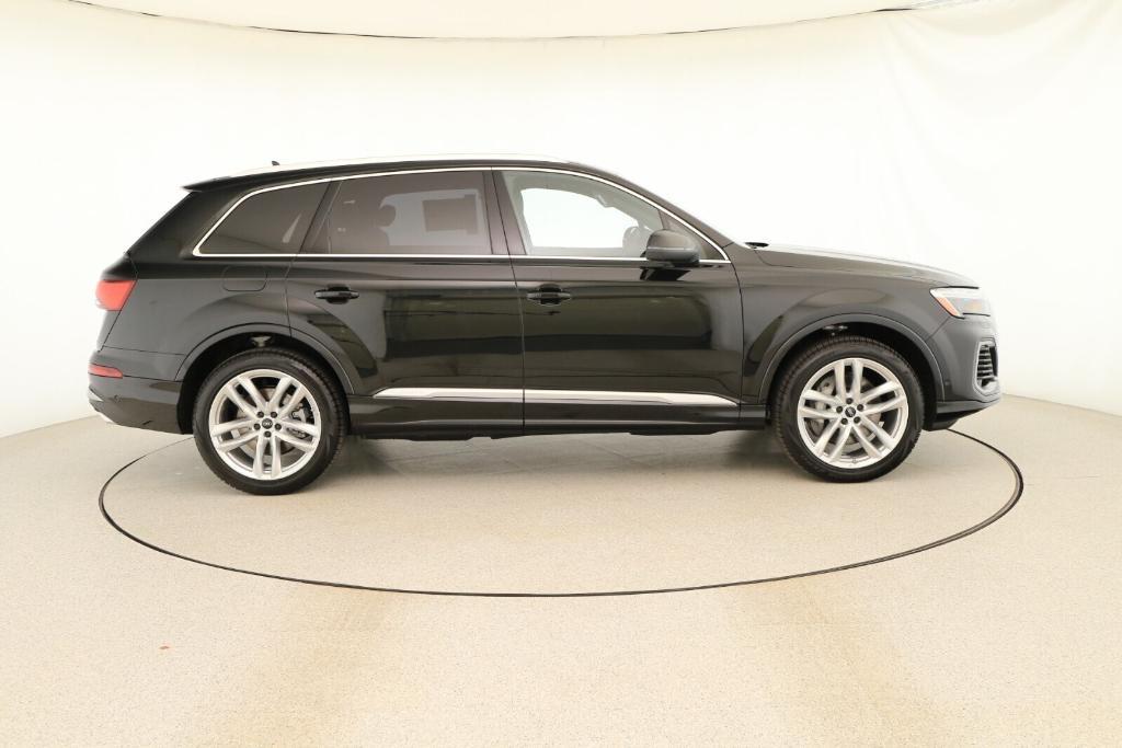 new 2025 Audi Q7 car, priced at $76,360