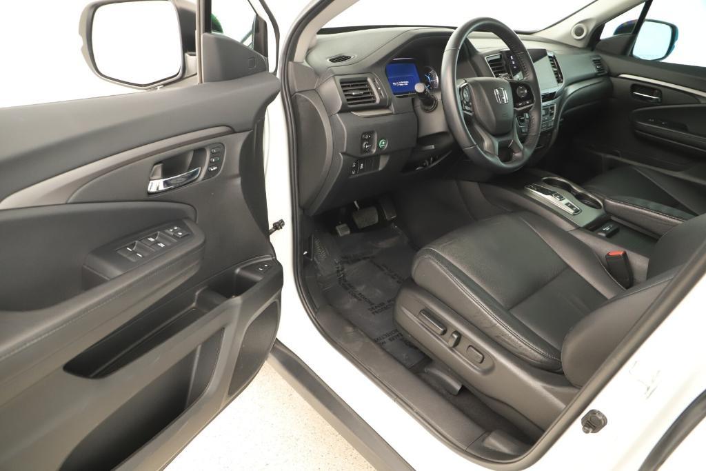 used 2022 Honda Pilot car, priced at $29,988