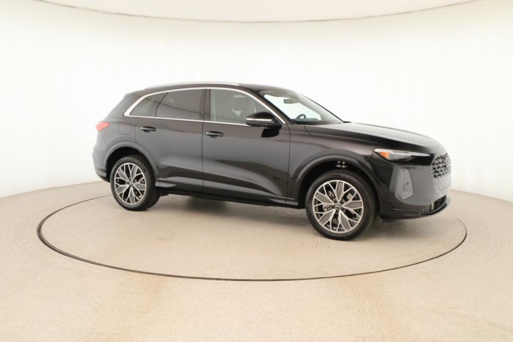 new 2025 Audi Q5 car, priced at $61,150