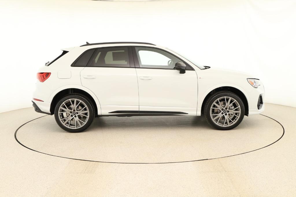 new 2025 Audi Q3 car, priced at $47,675