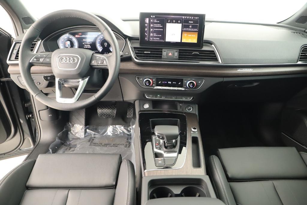 new 2025 Audi Q5 car, priced at $69,385