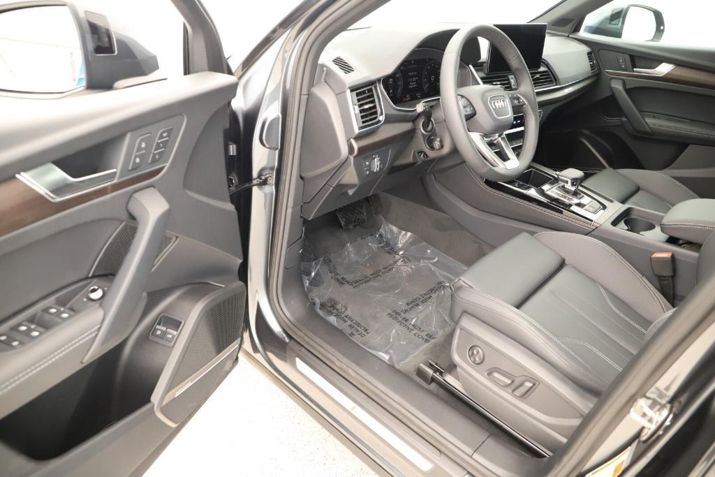 new 2025 Audi Q5 car, priced at $69,385