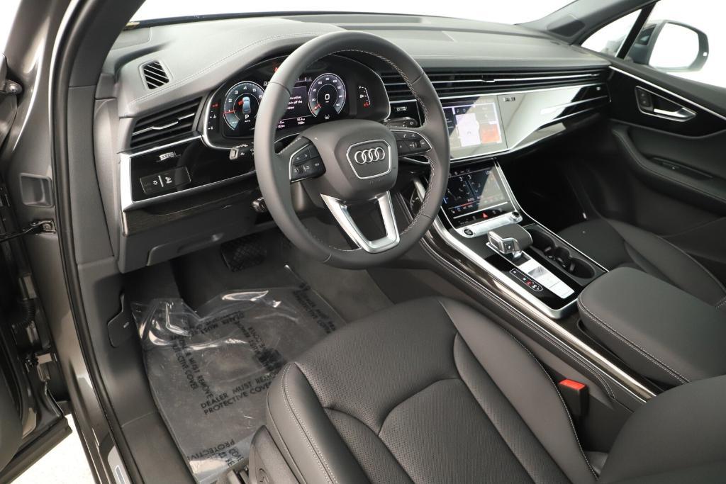 new 2025 Audi Q7 car, priced at $76,300