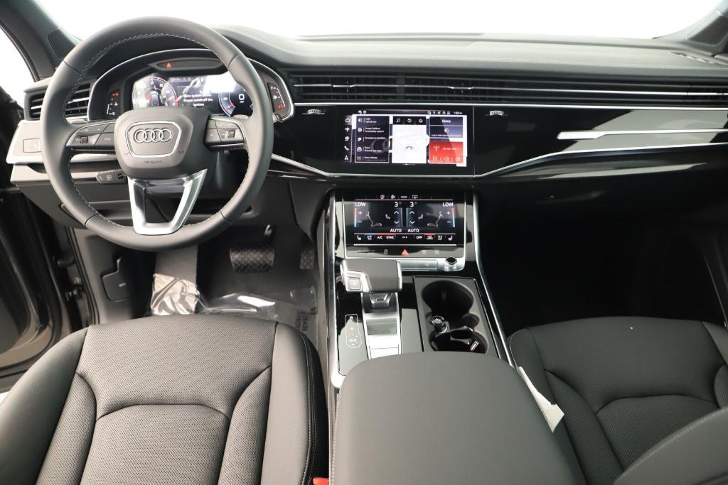 new 2025 Audi Q7 car, priced at $76,300