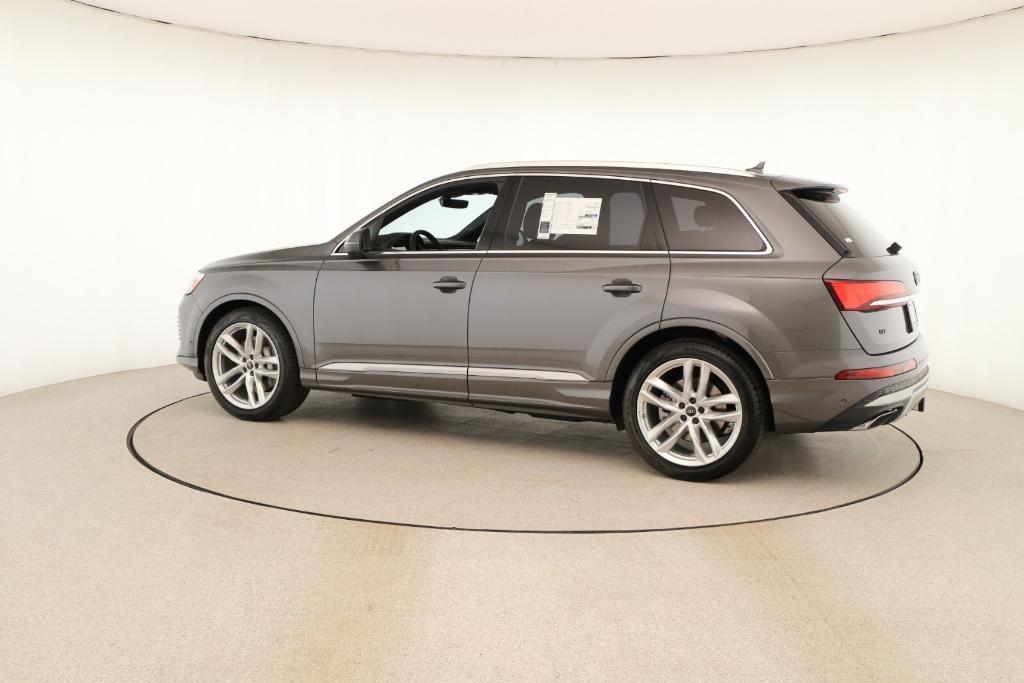 new 2025 Audi Q7 car, priced at $76,300