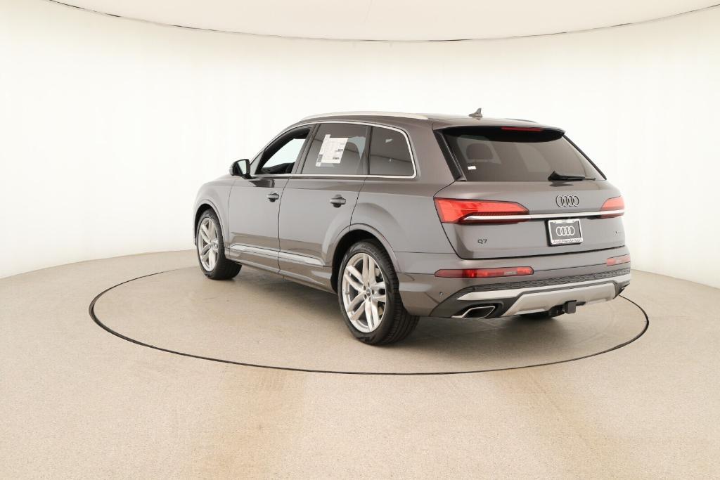 new 2025 Audi Q7 car, priced at $76,300