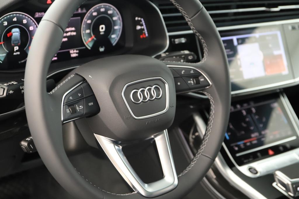 new 2025 Audi Q7 car, priced at $76,300