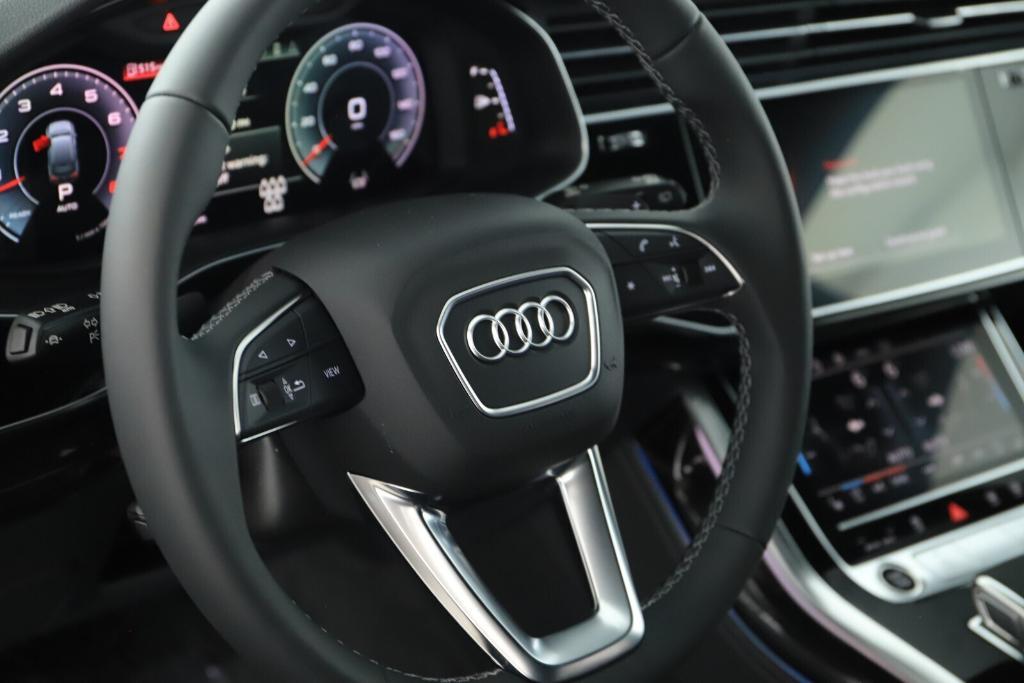 new 2025 Audi Q7 car, priced at $76,170