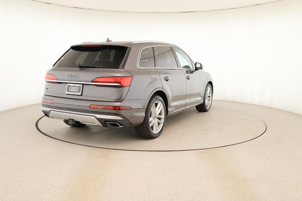 new 2025 Audi Q7 car, priced at $76,170