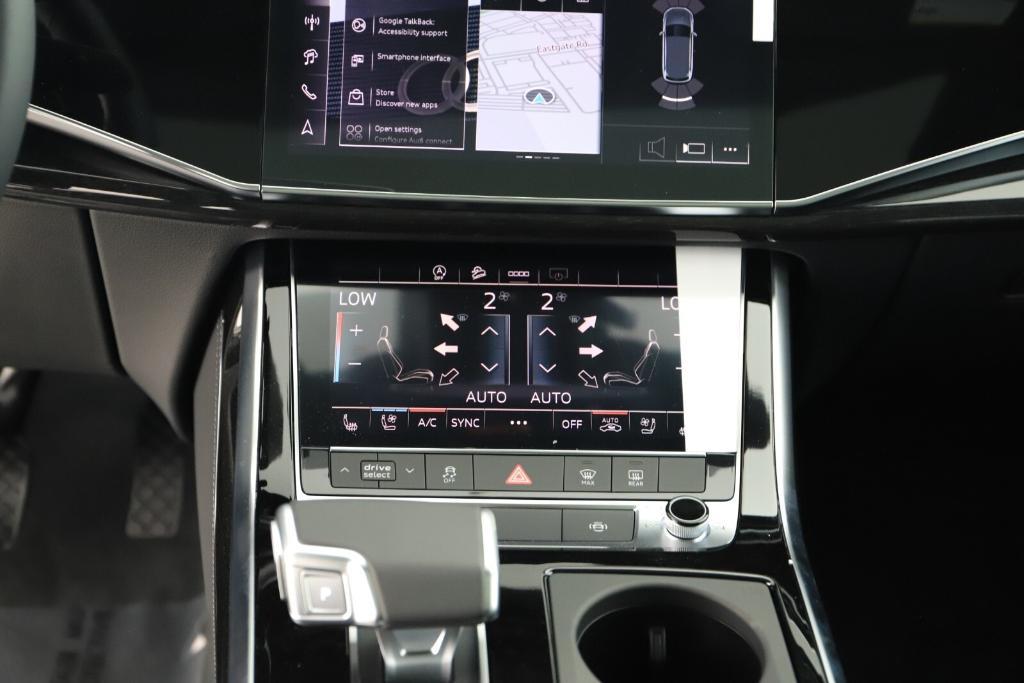 new 2025 Audi Q7 car, priced at $77,460