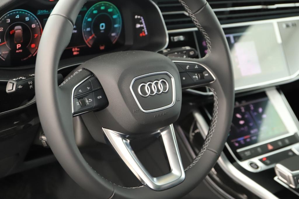 new 2025 Audi Q7 car, priced at $77,460