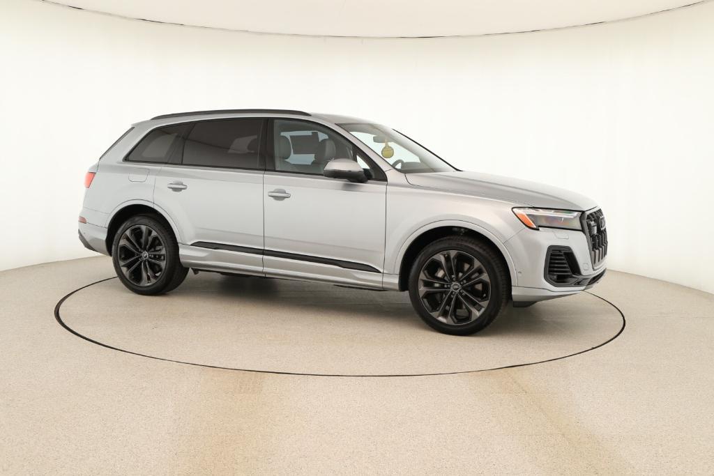 new 2025 Audi Q7 car, priced at $77,460