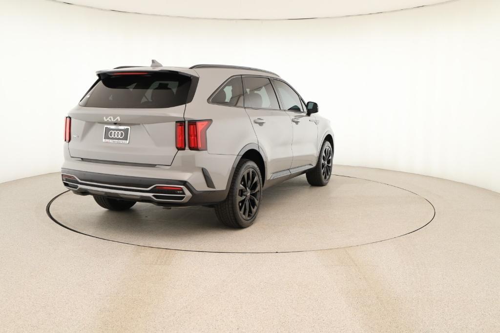 used 2022 Kia Sorento car, priced at $25,988