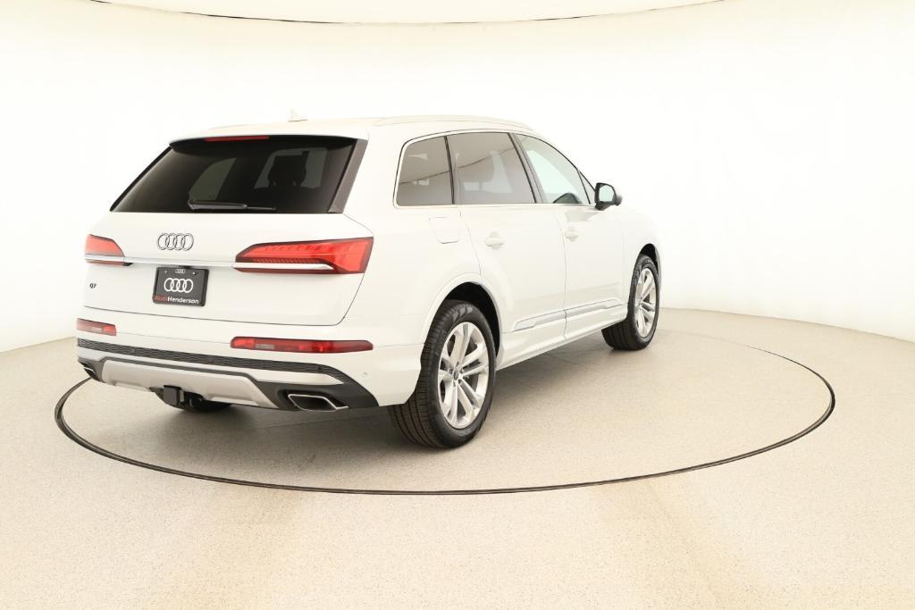 new 2025 Audi Q7 car, priced at $75,510