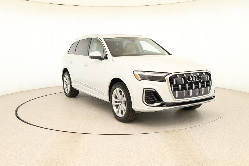 new 2025 Audi Q7 car, priced at $75,510