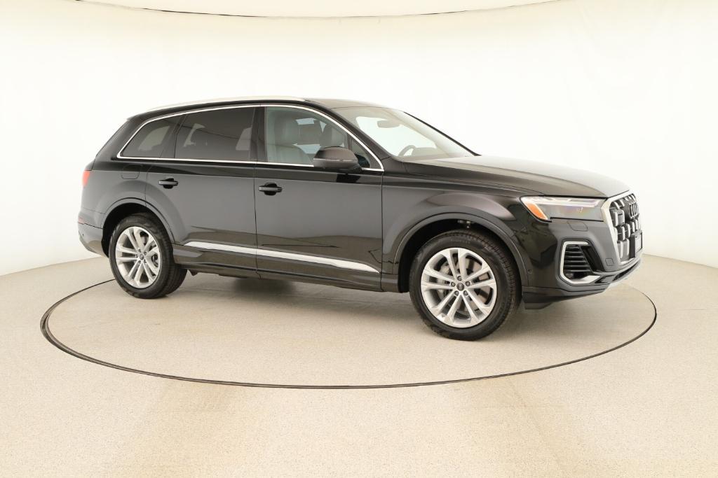 new 2025 Audi Q7 car, priced at $75,510