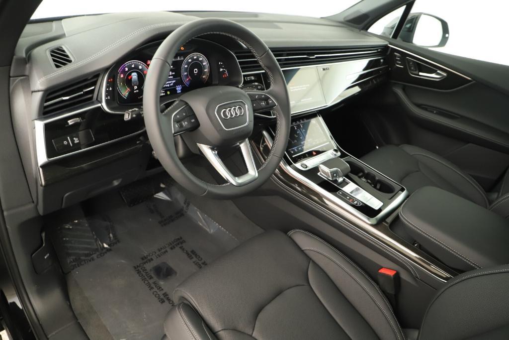 new 2025 Audi Q7 car, priced at $80,870