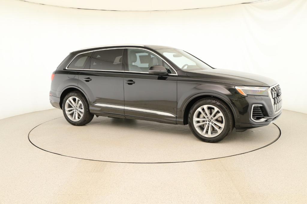 new 2025 Audi Q7 car, priced at $80,870