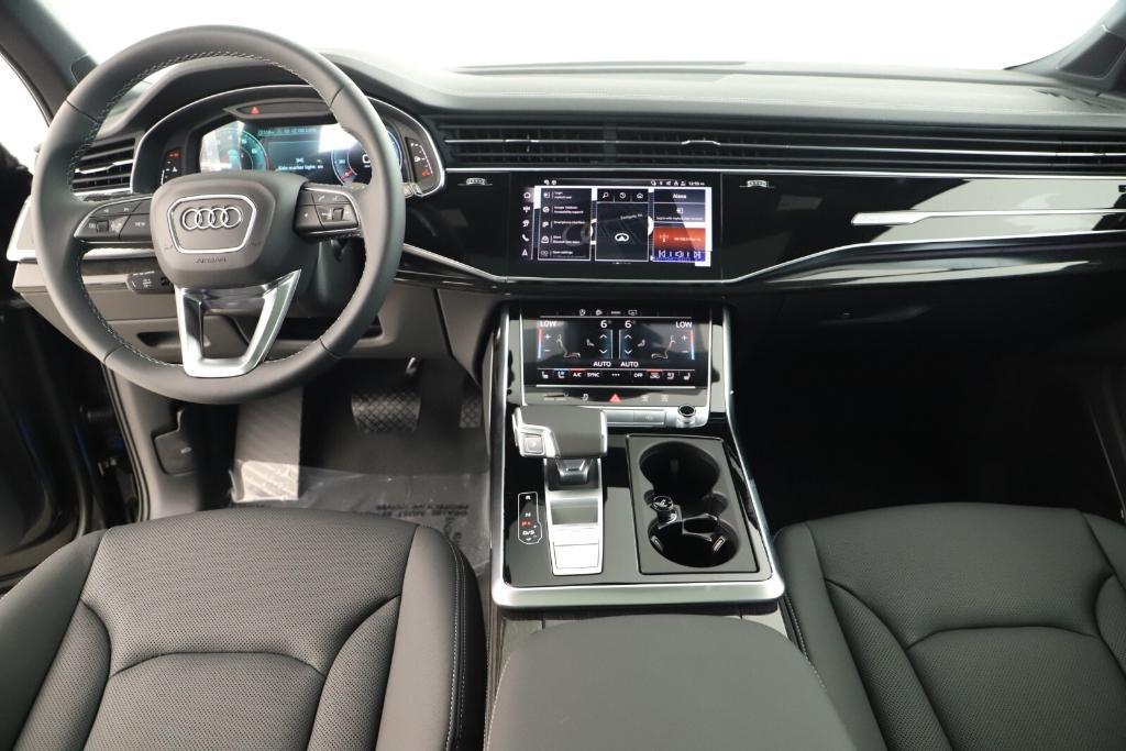 new 2025 Audi Q7 car, priced at $76,170