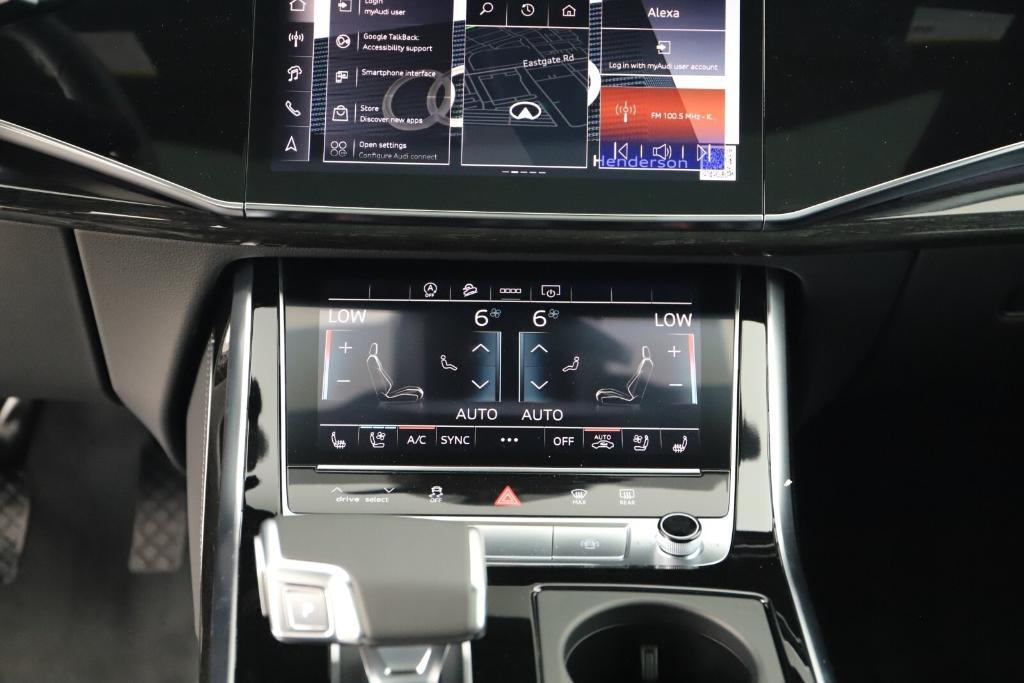 new 2025 Audi Q7 car, priced at $76,170