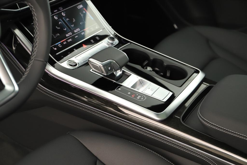 new 2025 Audi Q7 car, priced at $76,170