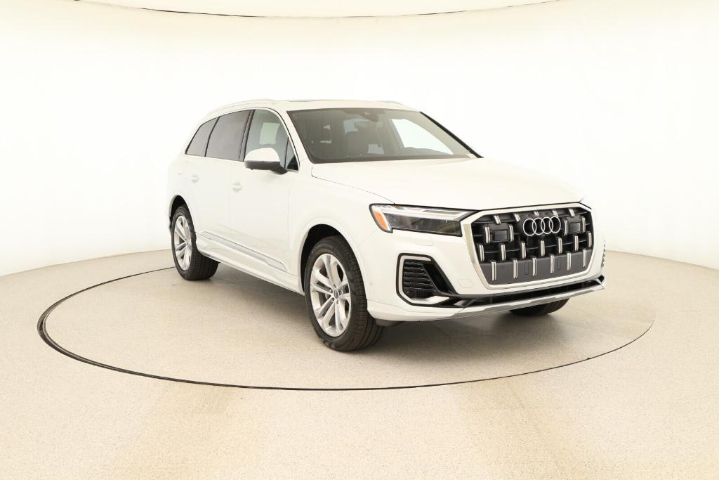 new 2025 Audi Q7 car, priced at $75,510