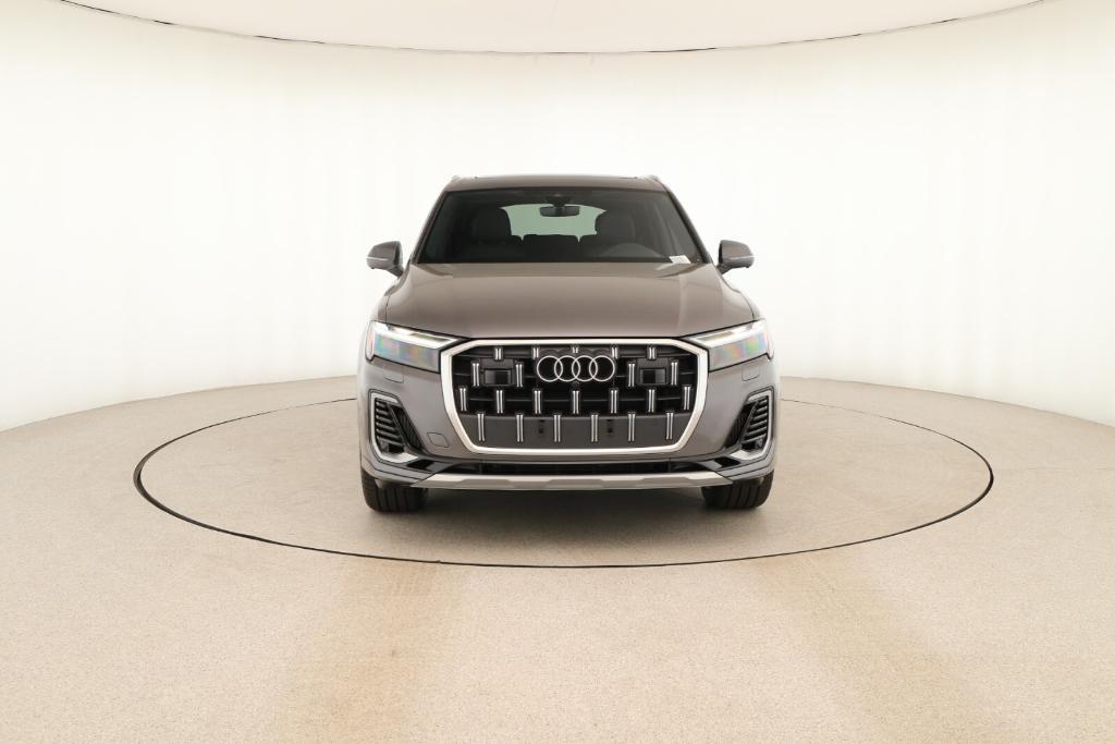 new 2025 Audi Q7 car, priced at $76,300