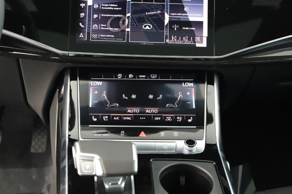 new 2025 Audi Q7 car, priced at $76,300