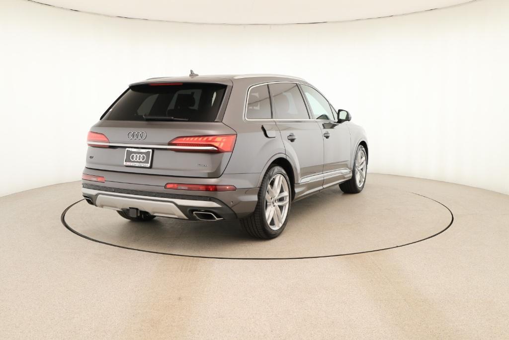 new 2025 Audi Q7 car, priced at $76,300