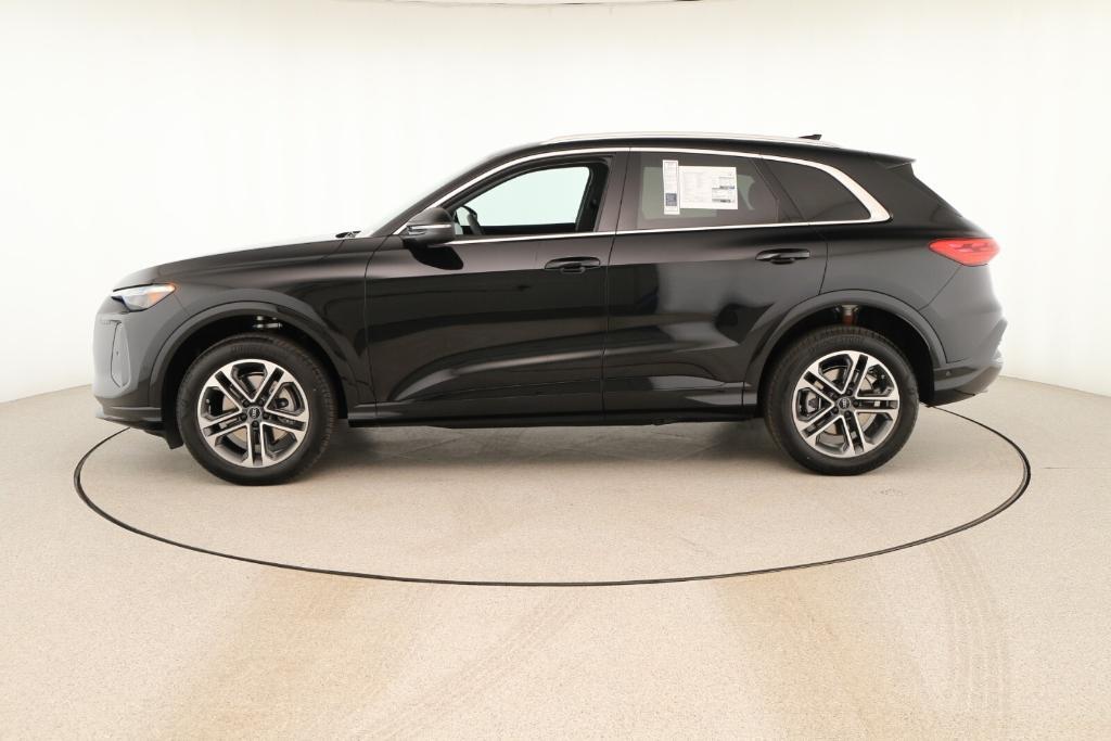 new 2025 Audi Q5 car, priced at $60,025