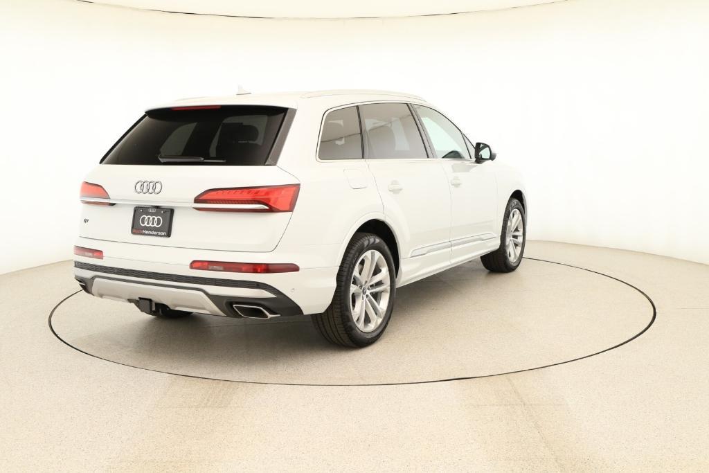 new 2025 Audi Q7 car, priced at $75,510