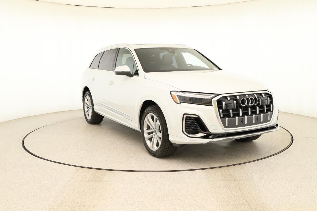 new 2025 Audi Q7 car, priced at $75,510